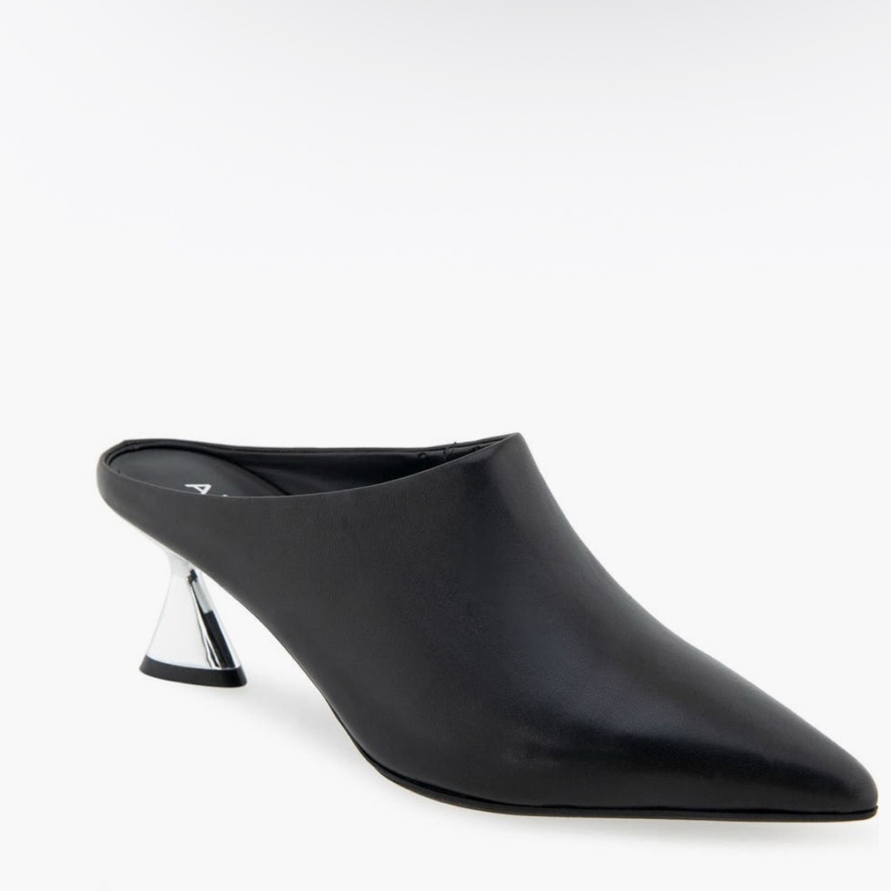 NWT AEROSOLES Black Mules with Silver Heels